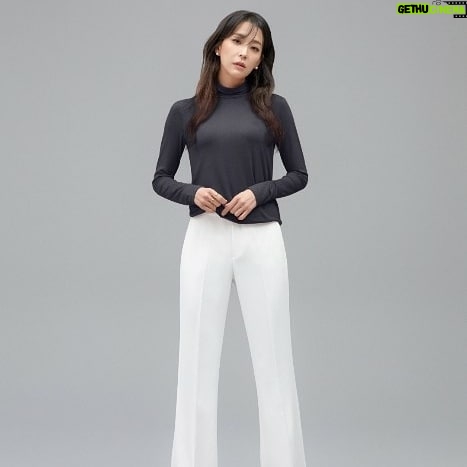 Han Go-eun - 2.4K Likes - 정말 잘 나왔어요 목폴라~ 목폴라 라는게 맞는 표현인지..ㅎㅎ
목폴라 티를 답답해 잘 입지 못하는 제게도 너무 편안하고 소재도 보드라워서 저도 한세트 구매했답니다. 자신있게 이 아템은 추천드릴수 있을듯 해여. 라우렐 사랑해 주셔서 너무너무 감사드려요. 그 사랑에 부응할수 있는 좋은 제품 드릴수있도록 저도 노력해볼께여~♡ 새해복 가득 받으세영~
#라우렐 #롯데홈쇼핑 #울레이온하이넥 #1월 16일 22시 45분
