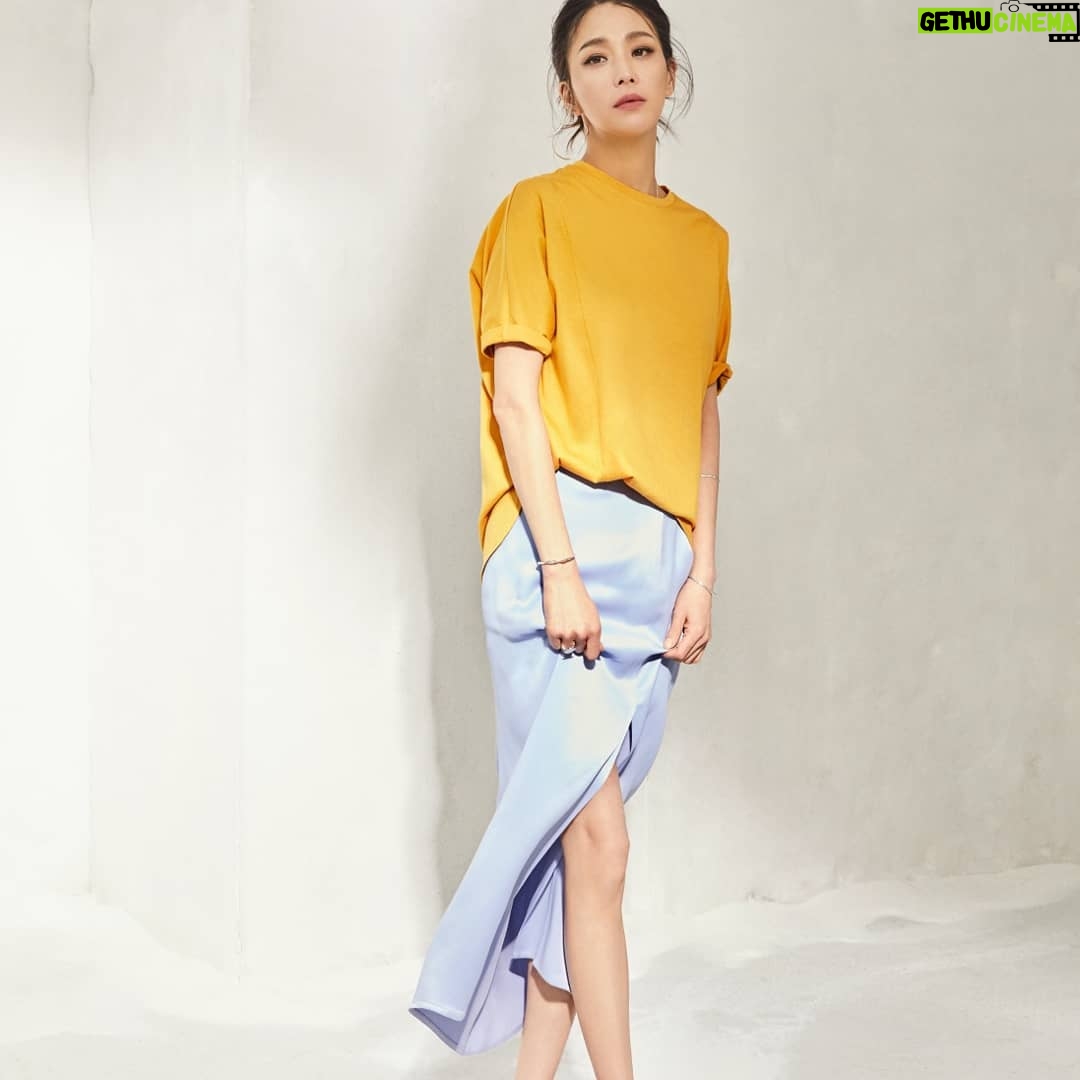 Han Go-eun - 2.7K Likes - #라우렐 #롯데홈쇼핑 #봄 느낌 가득안고 #4월 19일 저녁 9시45분 여러분께 찾아갑니다.. 많이 사랑해 주세요~♡