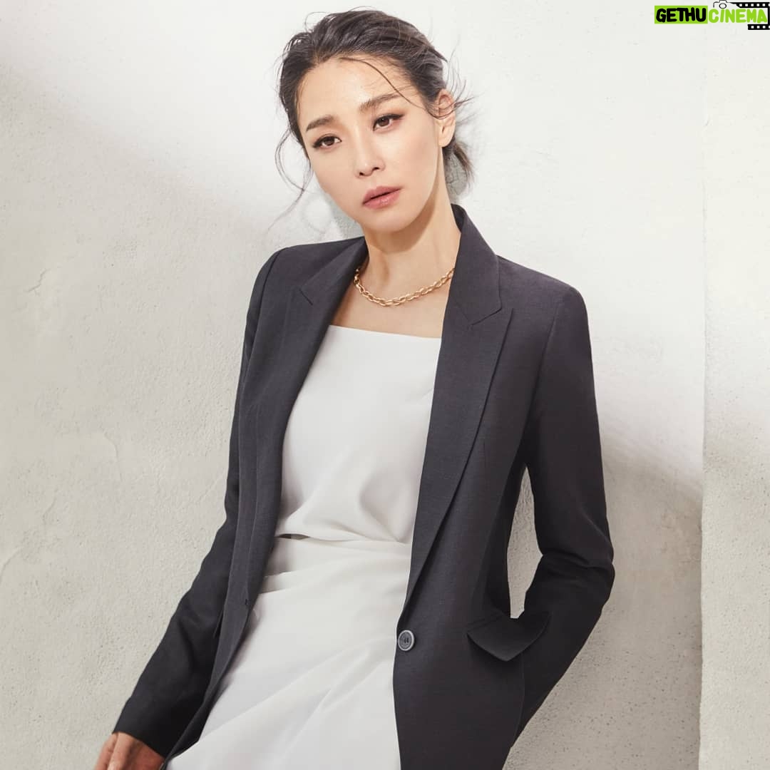Han Go-eun - 2.7K Likes - #라우렐 #롯데홈쇼핑 #봄 느낌 가득안고 #4월 19일 저녁 9시45분 여러분께 찾아갑니다.. 많이 사랑해 주세요~♡