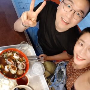 Han Go-eun Instagram - 설레고 두렵고 떨렸던 첫방송이 엊그제 같은데 벌써 이렇게 인사를 드리게 되었습니다. 보잘것 없는 저희에게 큰사랑과 응원을 보내주셔서 정말 너무 감사드립니다.  그 소중한 마음들을 기억하며 
아름답게 행복을 나누며 열심히 살아가는 저희 부부가 되도록 노력할께요~ 여러분들께도 행복이 스며드는 희망차고 건강한 한해가 되길 감사한 마음 가득담아 기원 드려봅니다. 새해복 가득 받으세요~