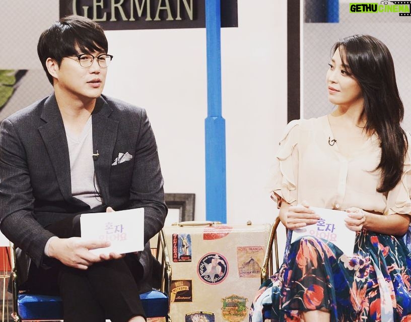 Han Go-eun Instagram - #추석 #명절 #혼자왔어요 저녁11시.. 슬쩍 기대해 봅니다~♡ㅎㅎ 모두들 행복하고 즐거운 신나고 풍성한 한가위 되시길 기원드려 보아여~