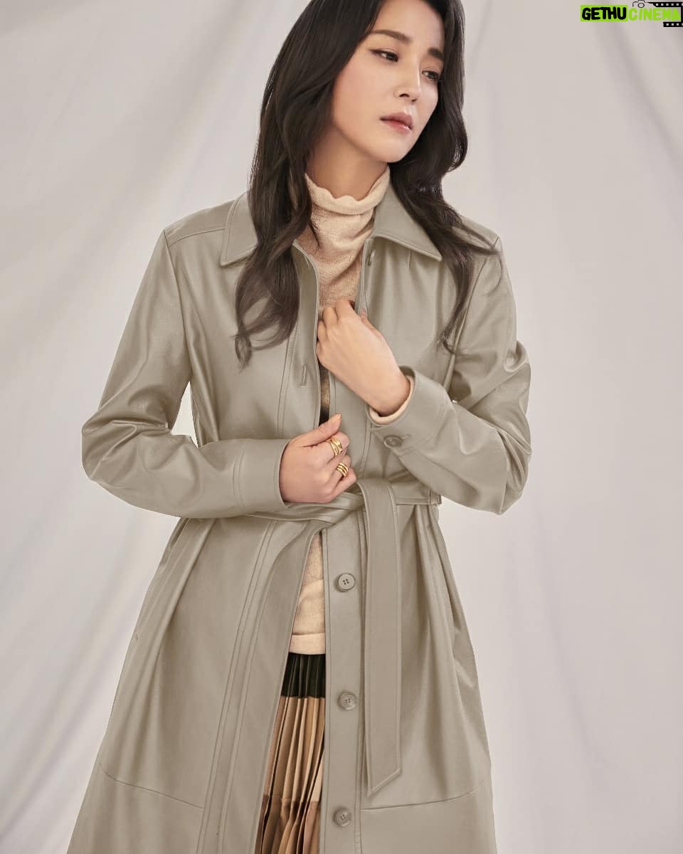 Han Go-eun - 2.5K Likes - #라우렐 #롯데홈쇼핑 #역시즌 #hot
제가 사랑하는 라우렐이 이번엔 역시즌 컨셉으로 돌아왔습니다^^~~ 아직 무더운 날씨긴 하지만 역시즌 컨셉으로 돌아온 이틈에 좀더 좋은 가격으로 언젠가는 다가올 가을 겨울~ 준비해 보는건 어떨까요~
많은 사랑 부탁드려요~