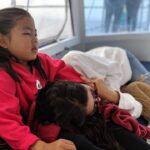 Han Go-eun Instagram - #whale watching #샌디에고 #가족여행 ~바다를 힘차게 헤엄치는 고래의 아름다운 모습을 보러 떠난 배 위에서 피곤하다 장난삼아 잠시 베었던 무릎위에서 정말 잠들어 버린 나를 위해 한동안 말없이 다리를 내어준 든든하고 착하디착한 7살 내 조카~♡ 맨날 재우는게 일이었는데 이젠 나를 재워 줍니다.