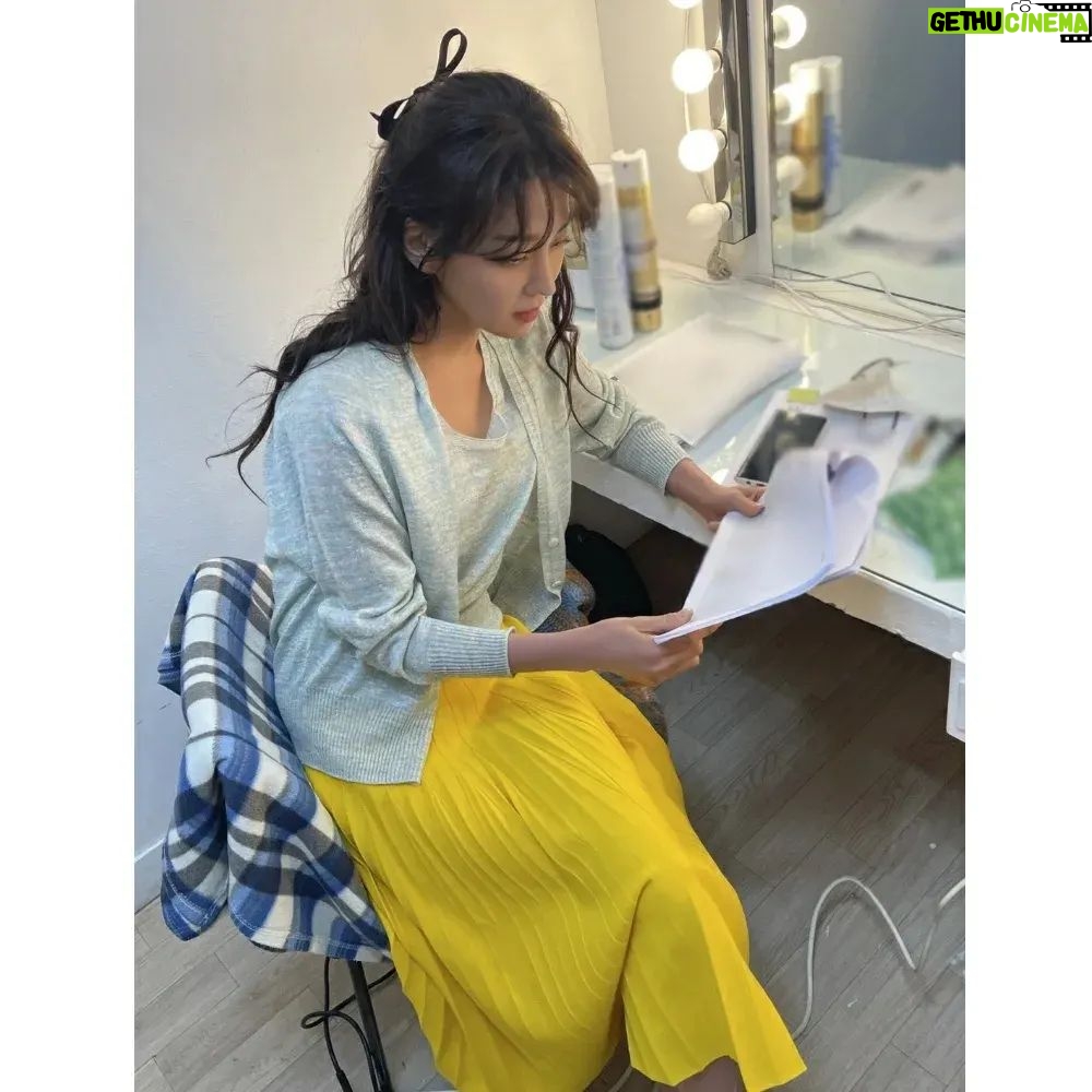 Han Go-eun Instagram - #엘샵 #롯데홈쇼핑 #라우렐 #한고은 #23SS #수트셋업 #자켓 #핀턱와이드팬츠 #원피스 #후드집업 #가디건 #린넨 #가디건세트 @lotte.lshop 꽃이 🌸 피나 했던게 얹그제 인데 세상이 초록초록 하네여. 모두에게 이 봄이 향기롭고 포근하길..