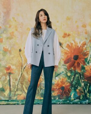 Han Go-eun Instagram - #라우렐 전속모델 #21ss #화보 #lottehomeshopping_fashion
오늘 조금 날이 포근했던듯 해요. 봄이 와주려나봐여. 우리 일상에도 따스한 시간들이 다시 돌아와 주길 바라며 모두들 건강하시구요~ 새해복 담뿍 받으세여~♡