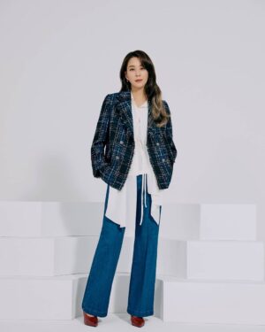 Han Go-eun Instagram - #라우렐 전속모델 #21ss #화보 #lottehomeshopping_fashion
오늘 조금 날이 포근했던듯 해요. 봄이 와주려나봐여. 우리 일상에도 따스한 시간들이 다시 돌아와 주길 바라며 모두들 건강하시구요~ 새해복 담뿍 받으세여~♡