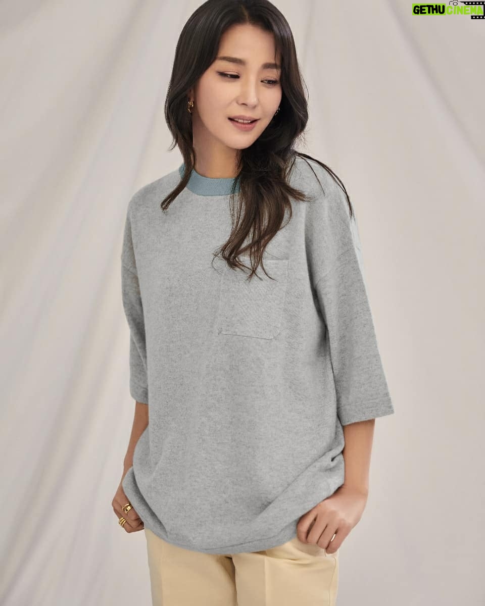 Han Go-eun - 2.5K Likes - #라우렐 #롯데홈쇼핑 #역시즌 #hot
제가 사랑하는 라우렐이 이번엔 역시즌 컨셉으로 돌아왔습니다^^~~ 아직 무더운 날씨긴 하지만 역시즌 컨셉으로 돌아온 이틈에 좀더 좋은 가격으로 언젠가는 다가올 가을 겨울~ 준비해 보는건 어떨까요~
많은 사랑 부탁드려요~