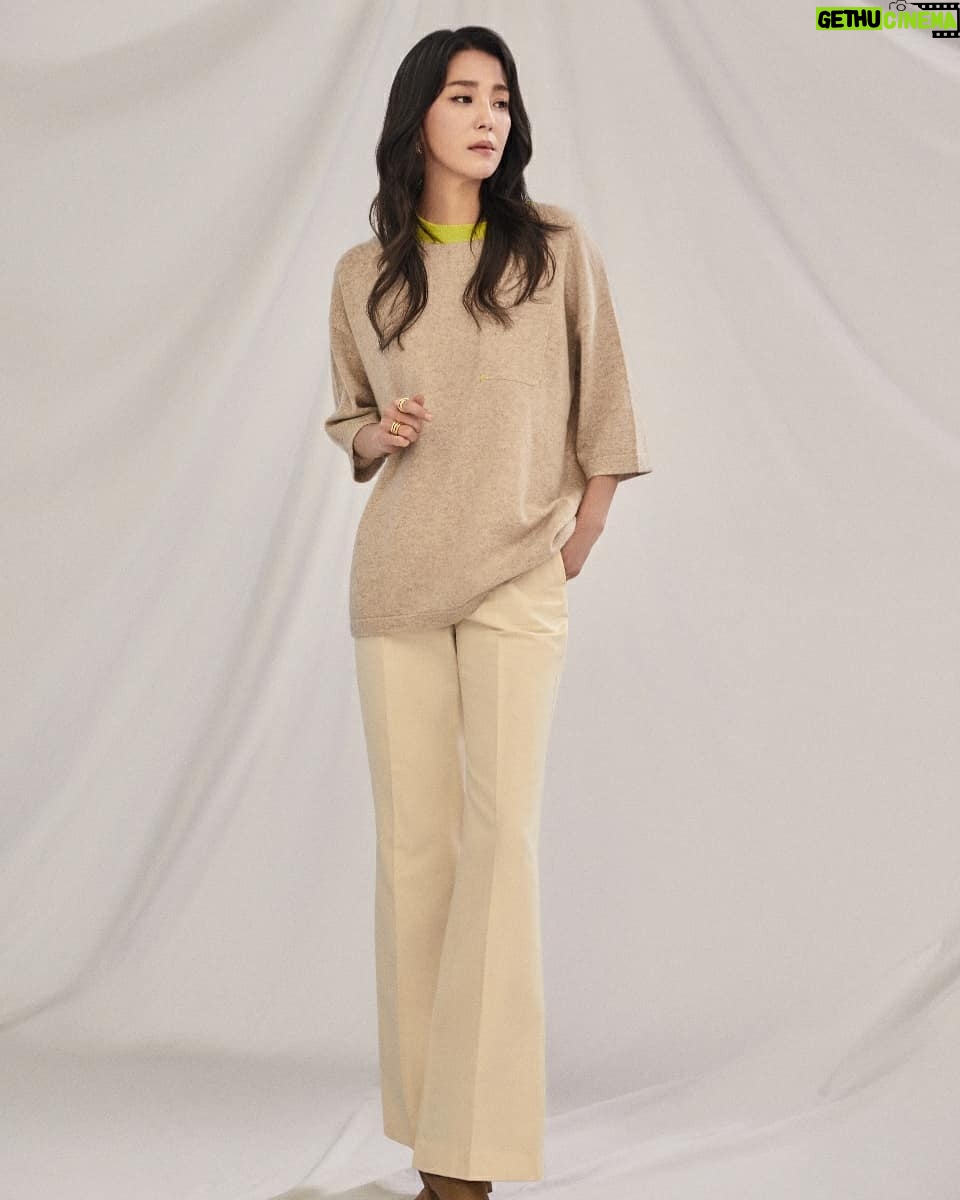 Han Go-eun - 2.5K Likes - #라우렐 #롯데홈쇼핑 #역시즌 #hot
제가 사랑하는 라우렐이 이번엔 역시즌 컨셉으로 돌아왔습니다^^~~ 아직 무더운 날씨긴 하지만 역시즌 컨셉으로 돌아온 이틈에 좀더 좋은 가격으로 언젠가는 다가올 가을 겨울~ 준비해 보는건 어떨까요~
많은 사랑 부탁드려요~