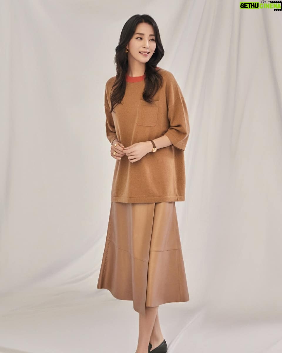 Han Go-eun - 2.5K Likes - #라우렐 #롯데홈쇼핑 #역시즌 #hot
제가 사랑하는 라우렐이 이번엔 역시즌 컨셉으로 돌아왔습니다^^~~ 아직 무더운 날씨긴 하지만 역시즌 컨셉으로 돌아온 이틈에 좀더 좋은 가격으로 언젠가는 다가올 가을 겨울~ 준비해 보는건 어떨까요~
많은 사랑 부탁드려요~