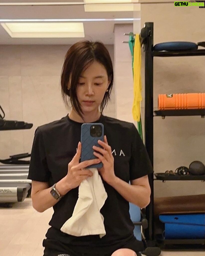 Han Ji-hye Instagram - 일주일에 4일은 꼭 유산소 운동👌🏻👍🏻 다리도 튼튼해지고 심폐능력도 좋아져요! ^^