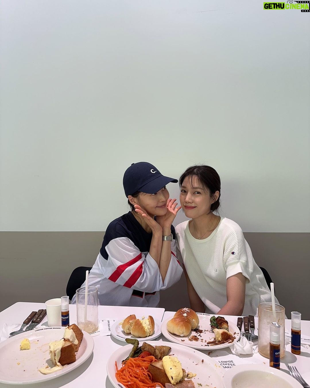Han Ji-hye Instagram - 다현언니랑 등원시키고 후다닥 만나 점심^^ 📸#25갤 슬이랑 이든이는 친구예요👧🏻👦🏻