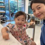 Han Ji-hye Instagram – 안녕하세요!^^ 23개월 슬이와 애미의 일상vlog 올라왔어요~~ 프로필에 링크 있으니 많이 많이 놀러와주세요!!!❤️👧🏻👩🏻👍🏻