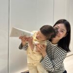 Han Ji-hye Instagram - 제가 광고모델로 있는 #웜리로션 우리 슬이도 잘 쓰고 있는 로션들 (저도 같이 쓰고있어요!^^) 🤍 조카들 선물했더니 예쁜사진 찍어 보내왔어요^^ 귀요미 한결한빈하린 @warmly_official