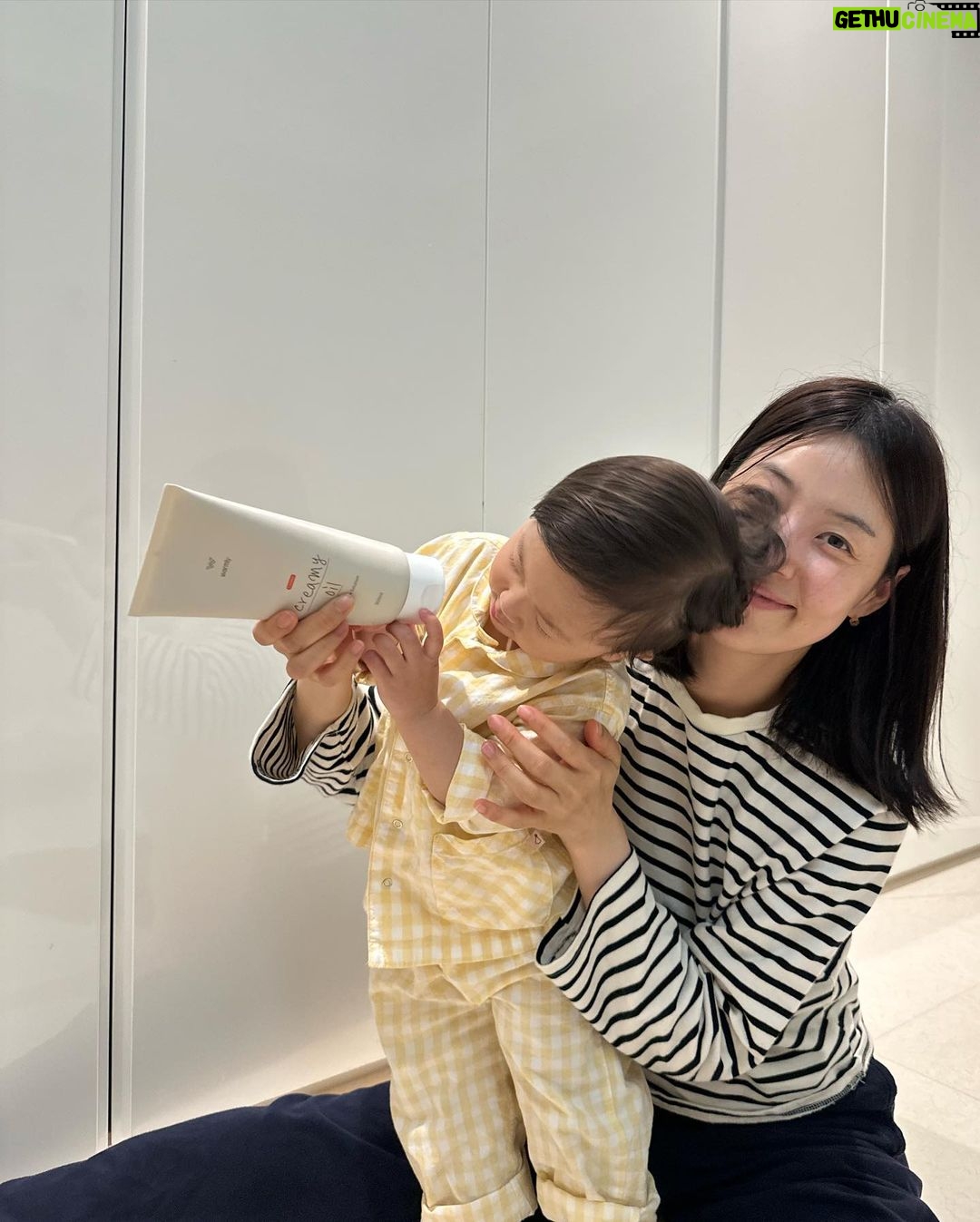 Han Ji-hye Instagram - 제가 광고모델로 있는 #웜리로션 우리 슬이도 잘 쓰고 있는 로션들 (저도 같이 쓰고있어요!^^) 🤍 조카들 선물했더니 예쁜사진 찍어 보내왔어요^^ 귀요미 한결한빈하린 @warmly_official