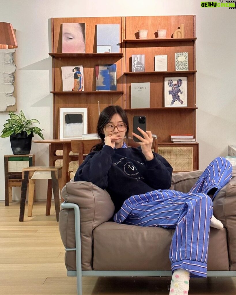 Han Ji-hye Instagram - 어젯밤에 세수하려다 말고 셀피 ㅎ 🤭😆👋🏻