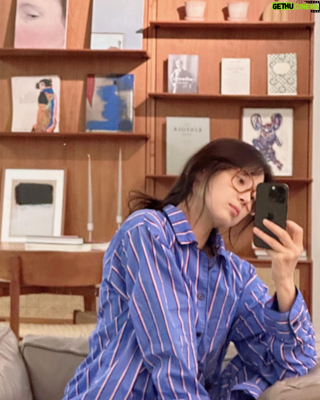 Han Ji-hye Instagram - 어젯밤에 세수하려다 말고 셀피 ㅎ 🤭😆👋🏻