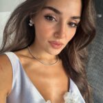 Hande Erçel Instagram - 🌸🌸 İyi ki varsın @hakaanyildirim⭐️ Her güzellikte birlikte ⭐️