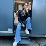 Hande Erçel Instagram - Eve döndüm.🫠 🚐
