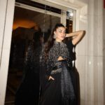 Hande Erçel Instagram - Ready for the Red Sea Film Festival ♥️ @redseafilm @humanagementme @giselebaykal 📸 @leakhneisser #redseafilmfestival2023 Jeddah, Saudi Arabia