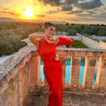 Hande Erçel Instagram - 🌅🫧=👻 Borgo Egnazia
