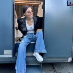 Hande Erçel Instagram - Eve döndüm.🫠 🚐