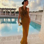 Hande Erçel Instagram - 🎍 Puglia, Italy