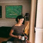 Hande Erçel Instagram - 🏡&🐾🐾🐾&☕️ 📷 @gamze_ercel