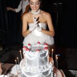 Hande Erçel Instagram - #TheGreatBirthday 🎠 @amorgaribovic @nilayko @nurisekerci @alirizaozdemir @bettymazalto_photography Sizi çok seviyorum 🌹