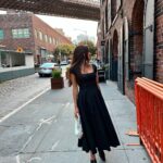 Hande Erçel Instagram - Tatilim bitmiş olabilir fotilerim bitmedi bitemez 🫠👻