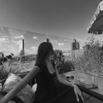 Hande Erçel Instagram - Tatilim bitmiş olabilir fotilerim bitmedi bitemez 🫠👻