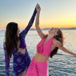 Hande Erçel Instagram - Sevdiklerimlesevdiğimyerlerde🍡💕