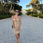 Hande Erçel Instagram – #sevyaşaşükret 💐🫠 Hôtel du Cap-Eden-Roc