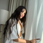 Hande Erçel Instagram – My @nocturne 🤍
#işbirliği Cannes, France