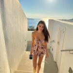 Hande Erçel Instagram - 🙌🏻