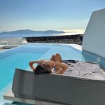 Hande Erçel Instagram - 🧞‍♂️🧞‍♀️ Santorini, Greece