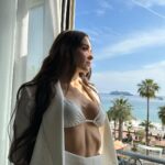 Hande Erçel Instagram - My @nocturne 🤍 #işbirliği Cannes, France