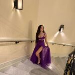 Hande Erçel Instagram - Özledik bence,sizce? 💜😋