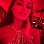 Hande Erçel Instagram - 🪩