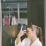 Hande Erçel Instagram - Madem reklamımız geliyor 🕶️ @nocturne #işbirliği