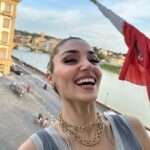 Hande Erçel Instagram - 🤩🫠🤭