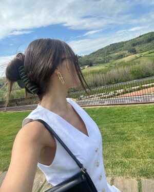 Hande Erçel Instagram - Tuscany 🤍🍷