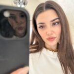 Hande Erçel Instagram - 💭