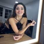 Hande Erçel Instagram - 🎬 @nesriincann 🧡 @nilayko 🖤