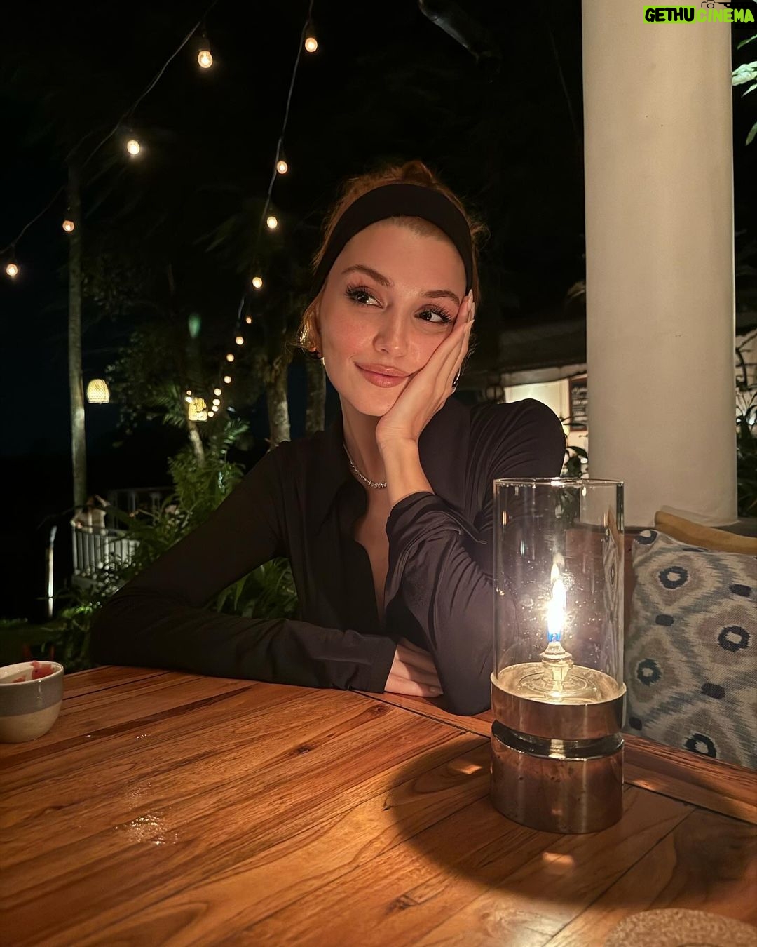 Hande Erçel Instagram - 😘🐌 Bali, Indonesia