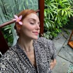 Hande Erçel Instagram - 🍊🌻🐝🥕🥭 #reklam değil çok içten bir tavsiye 🤍 Bali, Indonesia