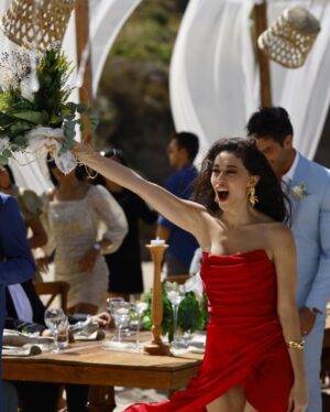 Hande Yılmaz Instagram - buraya böyle gülmekle ilgili bişiler…🤞🏻🌹