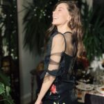 Hande Yılmaz Instagram – sevdiklerinizle mutlu bi yil olsun, eksilmeden… hep beraber🫶🏻🥲💛