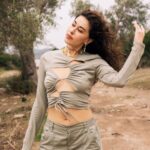 Hande Yılmaz Instagram - 🤞🏻 @hm #HMxMe 🤍 #işbirliği 📷: @hakanadenyilmaz
