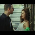 Hande Yılmaz Instagram – “aşk beni yendi” klibimiz yayında🌻 @oguzhankoctv @mali.ergin