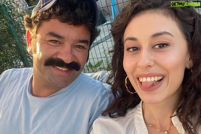Hande Yılmaz Instagram - canım Tülay☺️ @ersankuneri